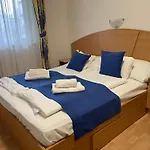 Apartament Apartmanhaz *