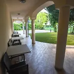 Apartmanhaz *
