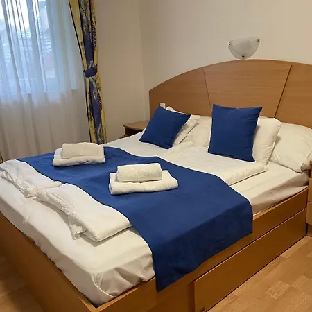 Apartment Apartmanhaz *