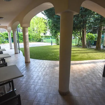Apartment Apartmanhaz *