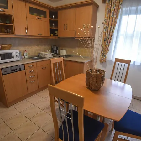 Apartmanhaz Apartment