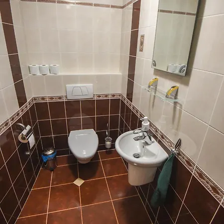 Apartmanhaz *