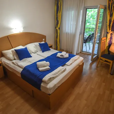 Apartmanhaz Apartman *