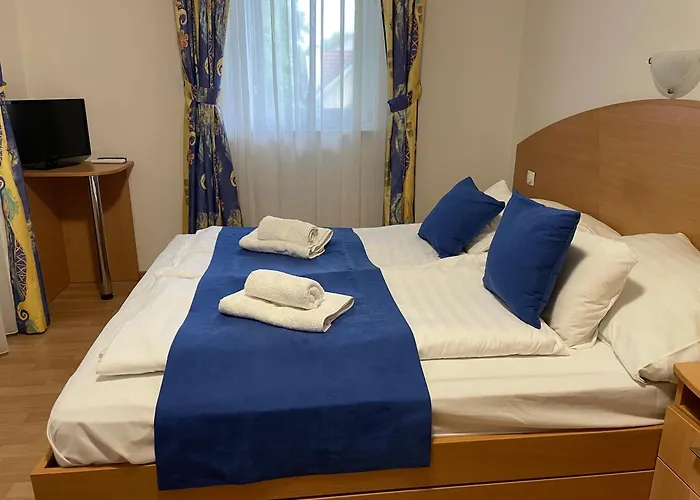 Apartmanhaz דירה שיופוק